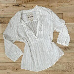 Hollister vintage Y2K white button up medium sheer blouse with 3/4 sleeves 🩵